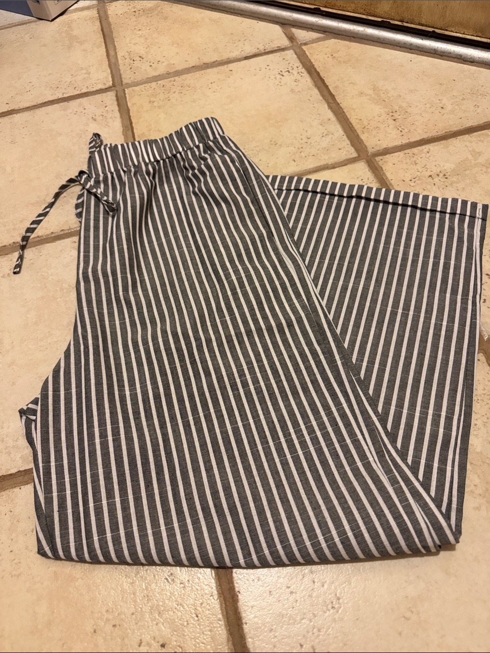 Wide-Leg Women's Stripe Pants in Gray and White